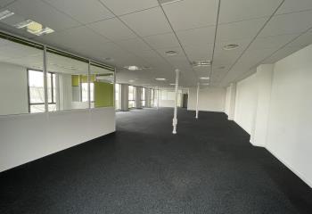 Location bureaux - Proche gare SNCF et autoroute A1  à Compiègne - 60200
