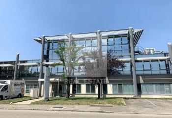 Location bureaux - Proche A46 et aéroport Saint-Exupéry  à Corbas - 69960