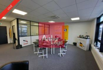 Location bureau - Proche autoroutes et transports en commun  à Cournon-d'Auvergne - 63800