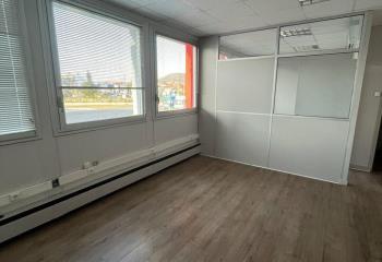 Location bureau - Proche Pérignat et A75  à Cournon-d'Auvergne - 63800