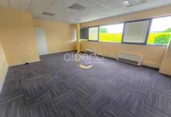 Bureau à louer à - Centre d'affaires Zénith - Accès A75