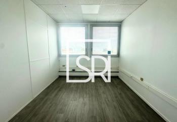 Location bureaux - Proche A75, A71, A89 et gare  à Cournon-d'Auvergne - 63800