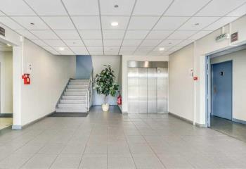 Location bureaux, proche RER A, A4 et Francilienne