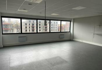 Location bureaux centre-ville - Proximité métro et commodités  à Croix - 59170