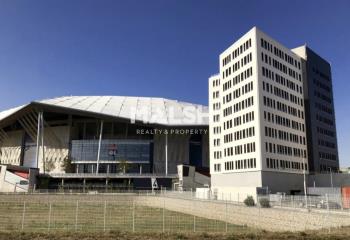 Location bureaux - Parc Olympique Lyonnais, proche tram et bus  à Décines-Charpieu - 69150
