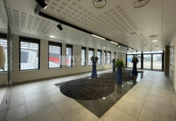 Location bureaux - Proche rocade Est et Tramway T3  à Décines-Charpieu - 69150