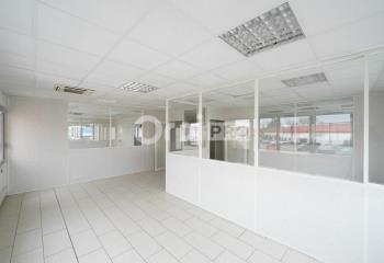 Location bureau (69150) - 350 m²  à Décines-Charpieu - 69150