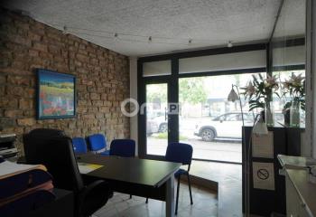 Location de bureaux - place de la République - vitrine