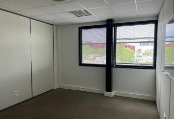 Location bureaux secteur parc Vamy