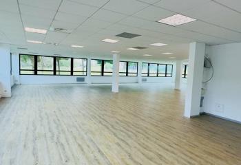 Location bureaux - Proche aéroport et gare TGV Strasbourg  à Entzheim - 67960