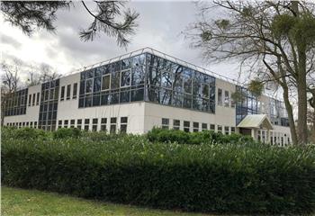 Bureaux à louer - Proche Francilienne et autoroute  à Éragny - 95610