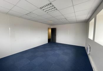 Location bureaux - Proche voie rapide Rouen / et gare SNCF  à Évreux - 27000