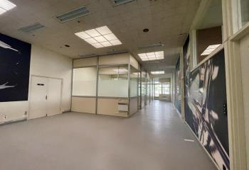 Location bureaux - Proche A13 et gare SNCF  à Évreux - 27000