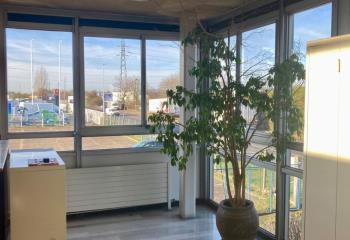 Location bureaux - Proche autoroute N154 et bus ligne T7  à Évreux - 27000