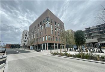 Location bureaux - Proche bus, tramway, RD2020 et péage  à Fleury-les-Aubrais - 45400