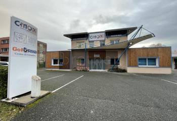 Location bureaux - Proche rocade Est de Bordeaux, parking et écoles  à Floirac - 33270
