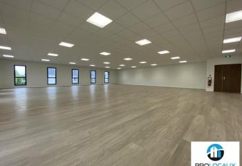 Location bureaux - Proche ZA et accès PMR  à Franqueville-Saint-Pierre - 76520