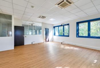 Location bureaux - Proche A6, A86, N20, RER B et C  à Fresnes - 94260