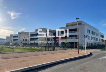 Location bureaux - Proche autoroutes A43, A46 et aéroport Saint-Exupéry  à Genas - 69740