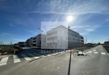 Location bureaux - Proche A46 et aéroport Lyon-Saint Exupéry  à Genas - 69740