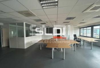 Location bureaux - au coeur d'un parc industriel - nord de Lyon