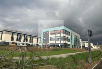 Location bureaux - Proche A46 et aéroport Saint-Exupéry