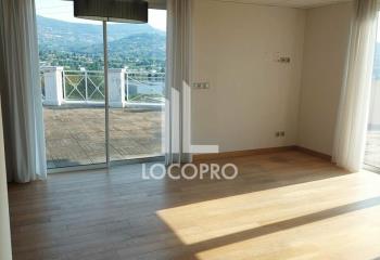 Bureaux à louer - proche du rond point des 4 chemins  à Grasse - 06130