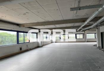 Location bureaux - Proche autoroute A8 et transports en commun  à Grasse - 06130