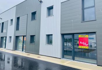 Location bureaux - Proche Route D213 et Gare SNCF  à Guérande - 44350