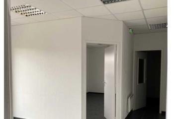 Louer un bureau à - Partie Atelier/Stockage  à Guipavas - 29490