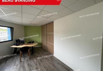 Location bureaux - Proche commerces et transports  à Guipavas - 29490