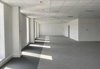 Location de bureaux accessible via A25 et RN41 -  à Hallennes-lez-Haubourdin - 59320