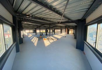 Location bureaux - Zone Saint Gervais, parking et ascenseur  à Hyères - 83400