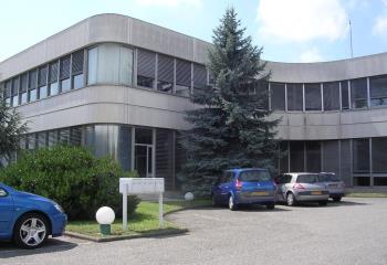 Location de bureaux proche accès autoroutiers sur axe passant  à Illzach - 68110
