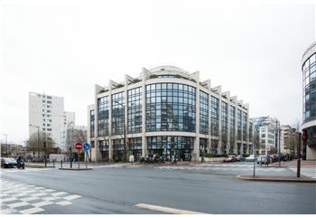 Location bureaux - Proche RER C et T2  à Issy-les-Moulineaux - 92130
