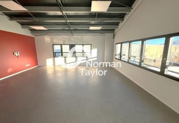 Location bureaux - Proche A9, tramway et gare