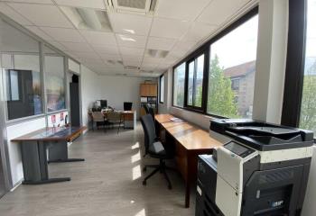 Location bureaux - Proche RER A et autoroute A4  à Joinville-le-Pont - 94340