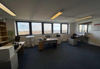 Location bureaux - Proche RER A et autoroute A4  à Joinville-le-Pont - 94340