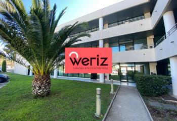 Location bureaux, proche bus, gare et autoroute A50  à La Ciotat - 13600