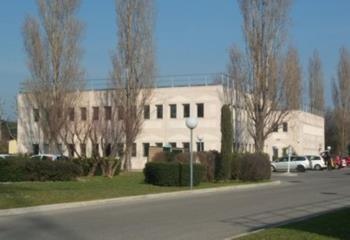 Location bureaux - Proche Transilien et autoroutes A50 et A52
