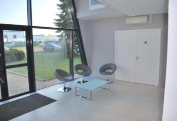 Location bureaux - Proche A72, Aéroport et Gare