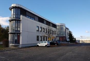 Location bureaux - Proche A31 et parking privatifs