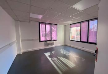 Location bureaux - Proche métro ligne 7  au Kremlin-Bicêtre - 94270