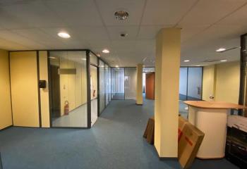 Bureaux à louer - A211 - A21 - centre-ville - patio extérieur