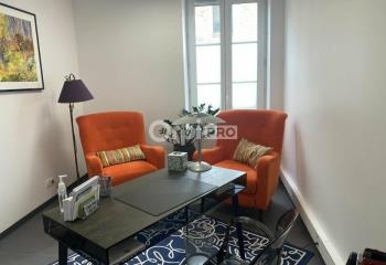 Location bureau aux Chères - Dans un centre médical récent  aux Chères - 69380