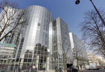 Louer des bureaux à - Au pied du métro Louise Michel  à Levallois-Perret - 92300