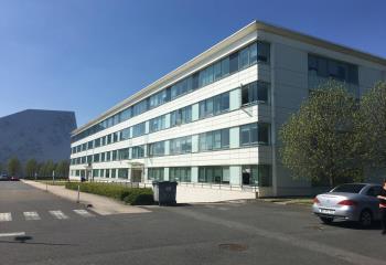 Location bureaux - Proche Centre Commercial Carré Sénart et RER D  à Lieusaint - 77127