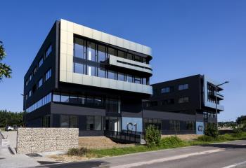 Location bureaux - Proche A6, A89, Périphérique Nord et transports en commun  à Limonest - 69760