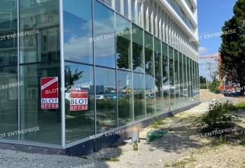 Location bureaux - Proche bus, gare et mer  à Lorient - 56100