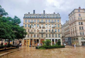 Location bureaux - Place des Jacobins, proche métro Cordeliers  à Lyon 2 - 69002